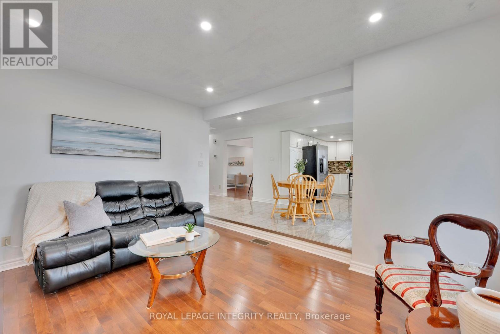 Photo 43 of 223 Mcgibbon Drive, Ottawa ON