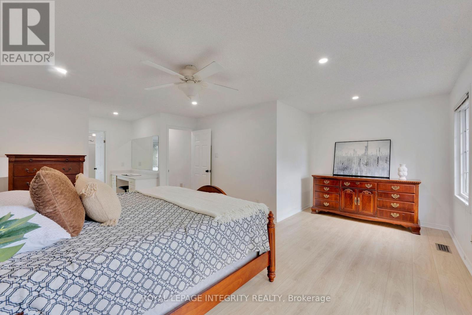 Photo 42 of 223 Mcgibbon Drive, Ottawa ON