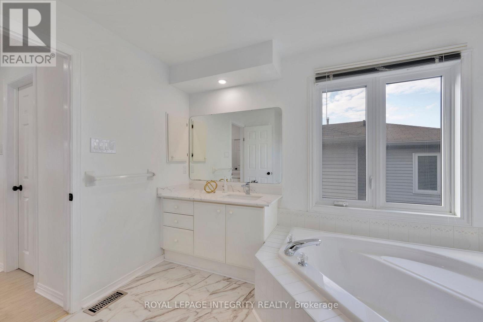 Photo 44 of 223 Mcgibbon Drive, Ottawa ON