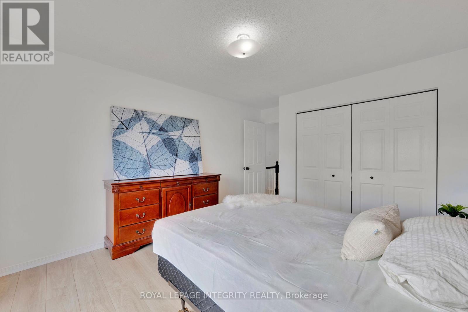 Photo 21 of 223 Mcgibbon Drive, Ottawa ON