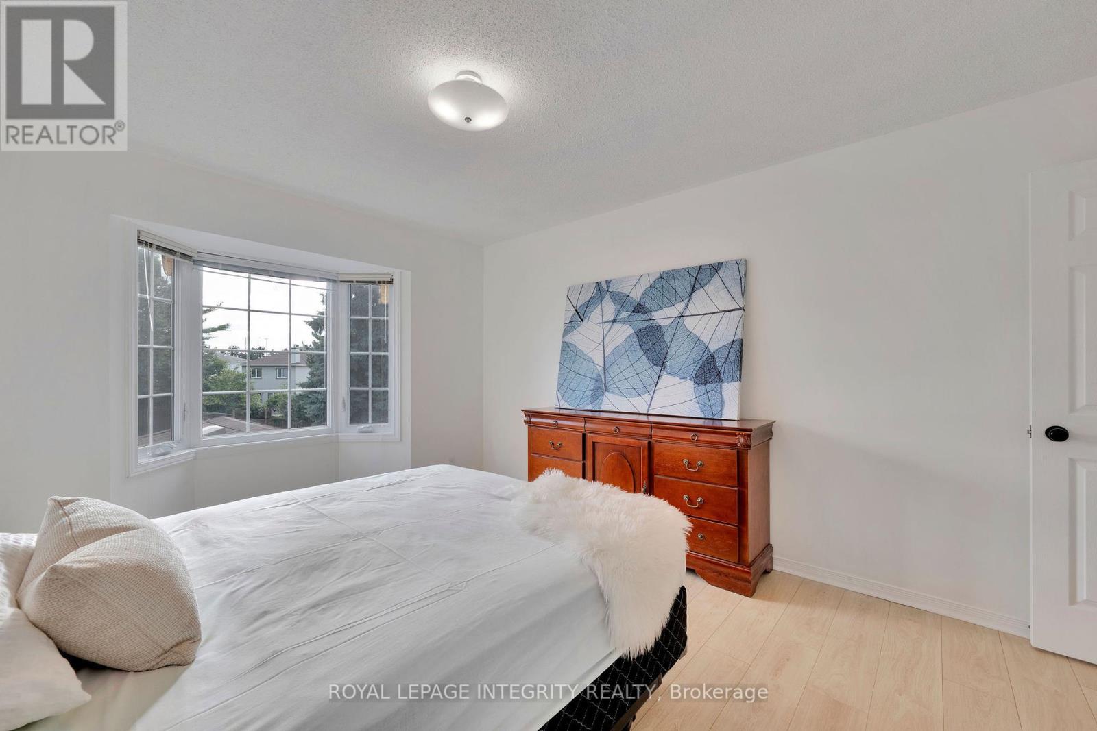 Photo 19 of 223 Mcgibbon Drive, Ottawa ON