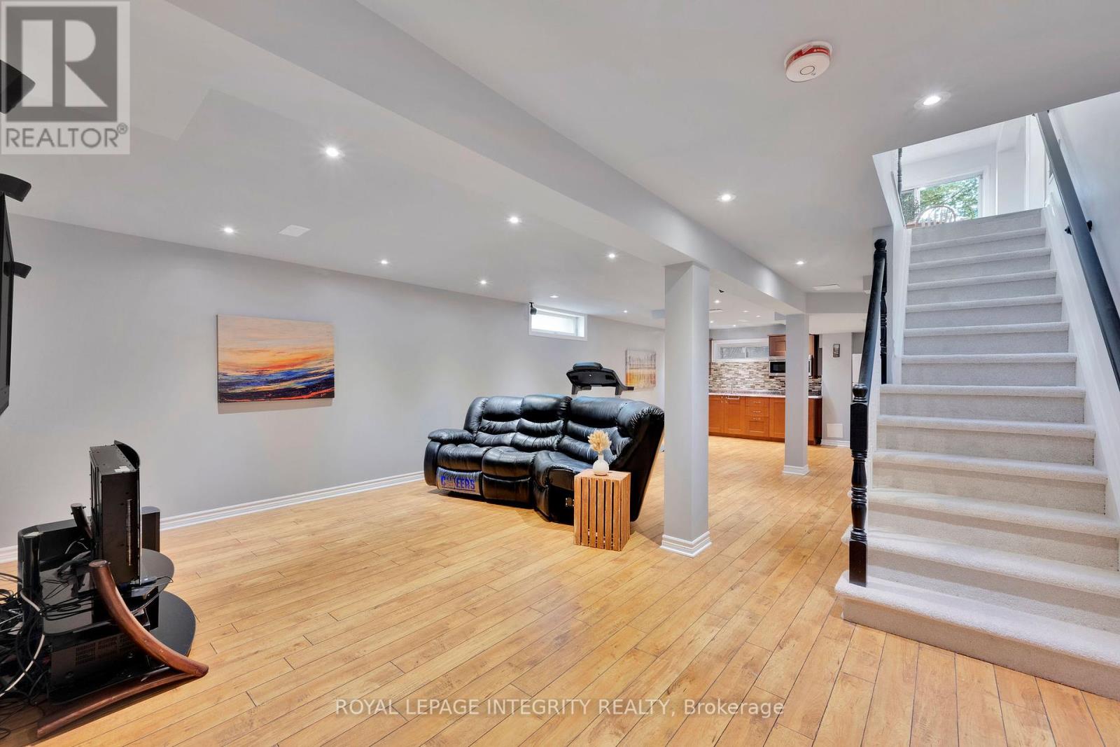 Photo 35 of 223 Mcgibbon Drive, Ottawa ON