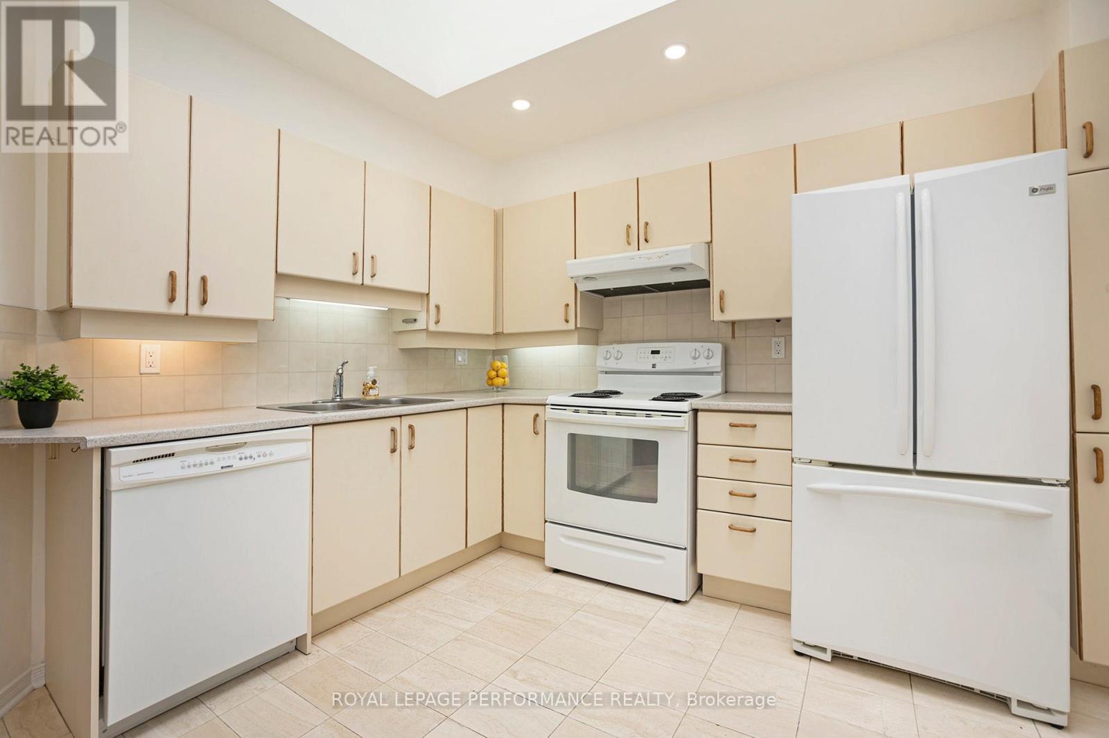 Photo 8 of 81 Waterford Drive, Ottawa ON