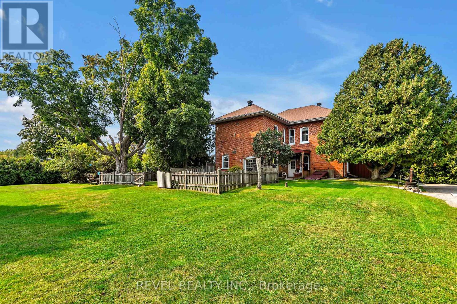 Photo 8 of 351 Hedge Road, Georgina ON