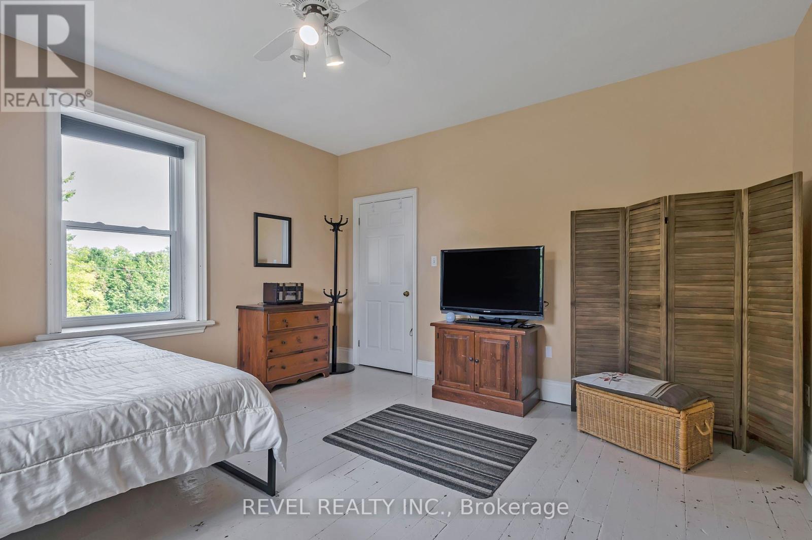 Photo 3 of 351 Hedge Road, Georgina ON