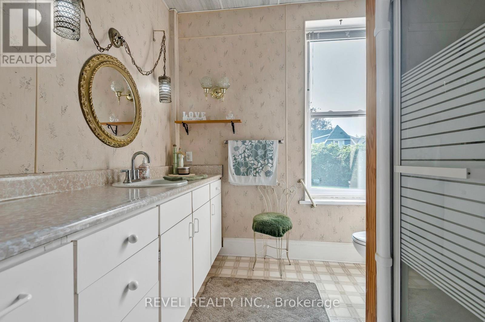 Photo 35 of 351 Hedge Road, Georgina ON