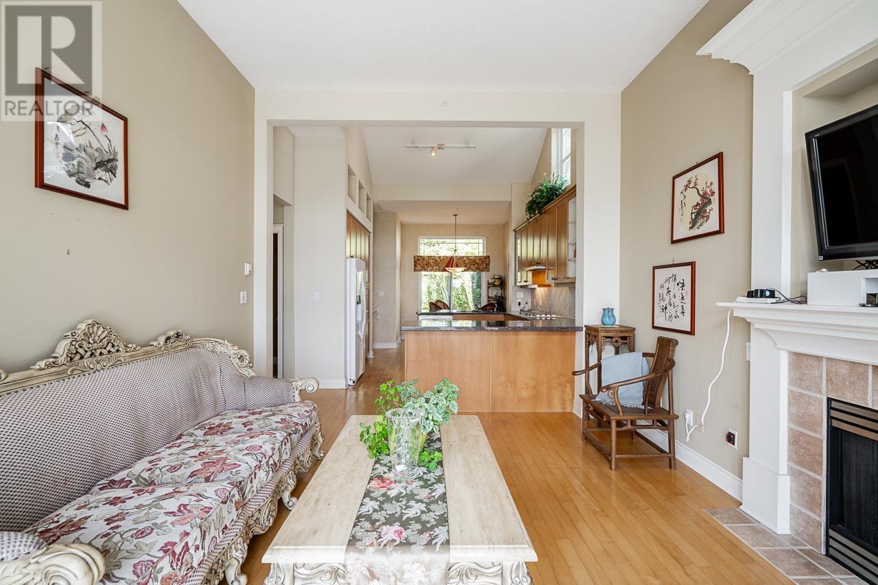 Photo 8 of 4918 Edendale Lane, West Vancouver BC