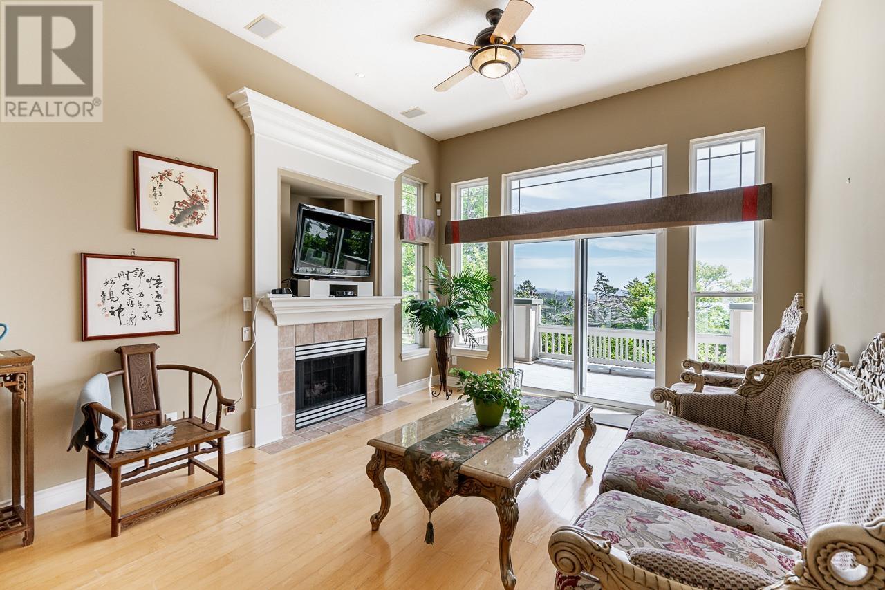 Photo 7 of 4918 Edendale Lane, West Vancouver BC