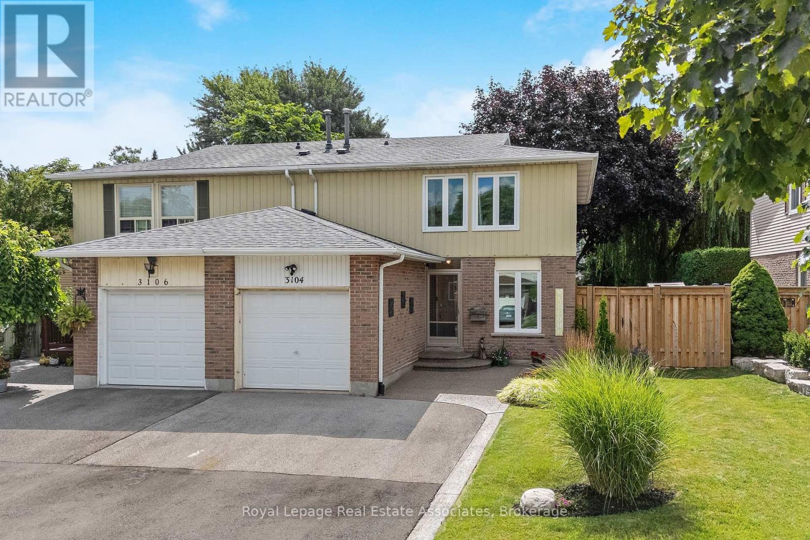 Photo 1 of 3104 Autumn Hill Crescent, Burlington ON