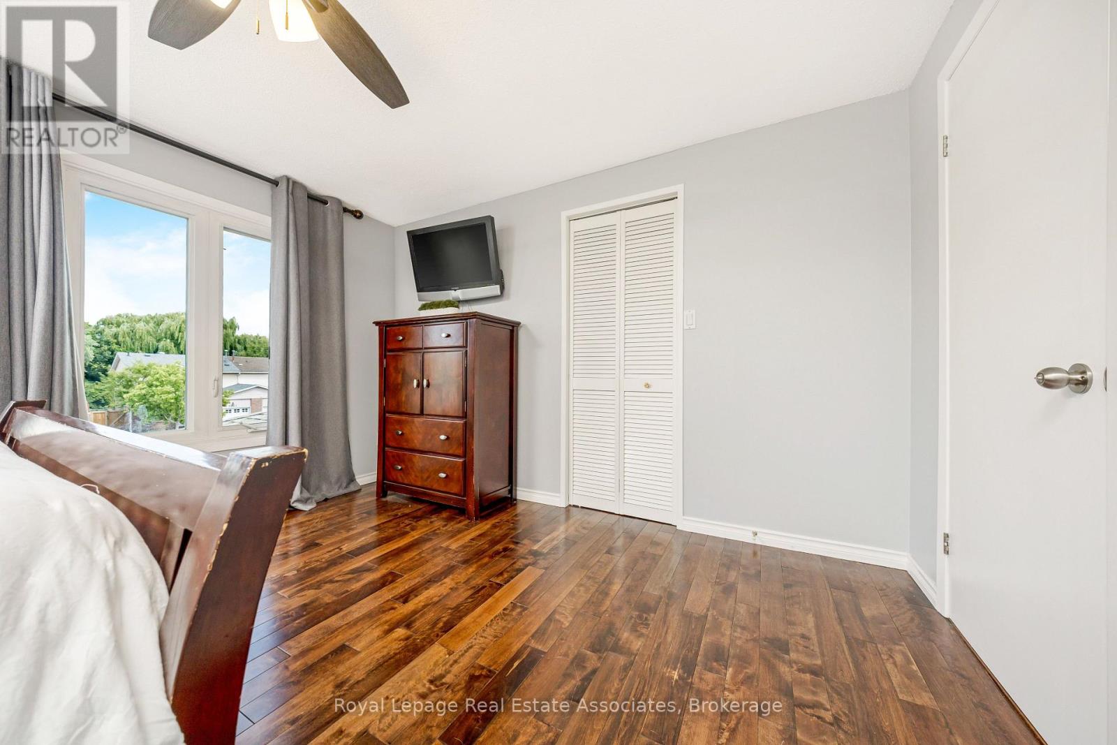 Photo 19 of 3104 Autumn Hill Crescent, Burlington ON