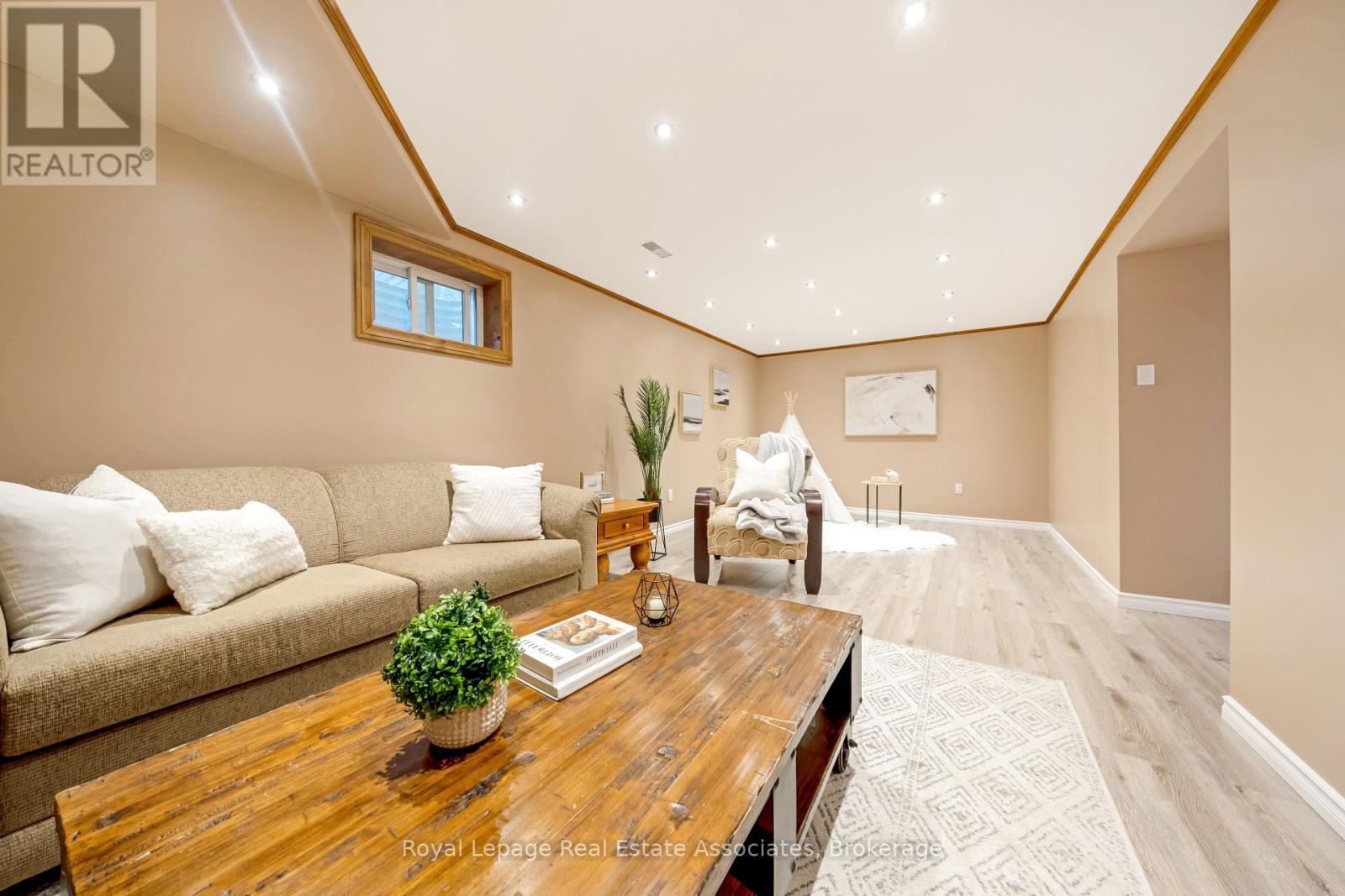 Photo 28 of 3104 Autumn Hill Crescent, Burlington ON