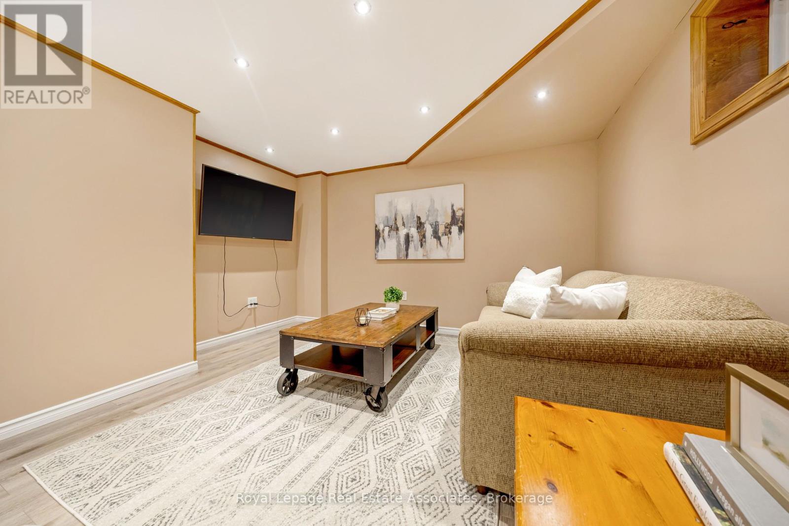 Photo 30 of 3104 Autumn Hill Crescent, Burlington ON