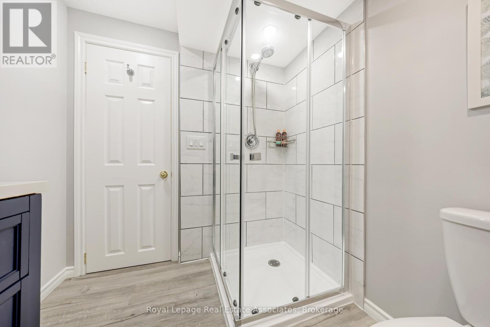 Photo 32 of 3104 Autumn Hill Crescent, Burlington ON