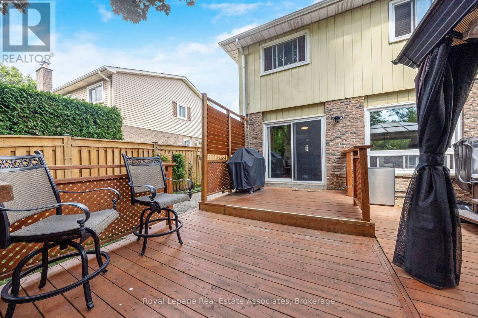 Photo 37 of 3104 Autumn Hill Crescent, Burlington ON