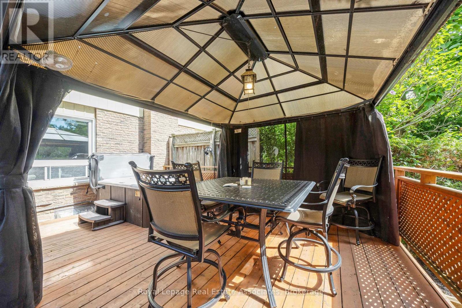 Photo 38 of 3104 Autumn Hill Crescent, Burlington ON
