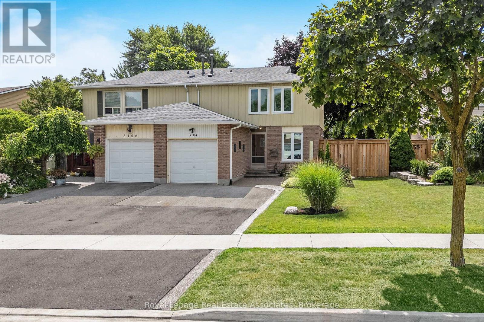 Photo 41 of 3104 Autumn Hill Crescent, Burlington ON