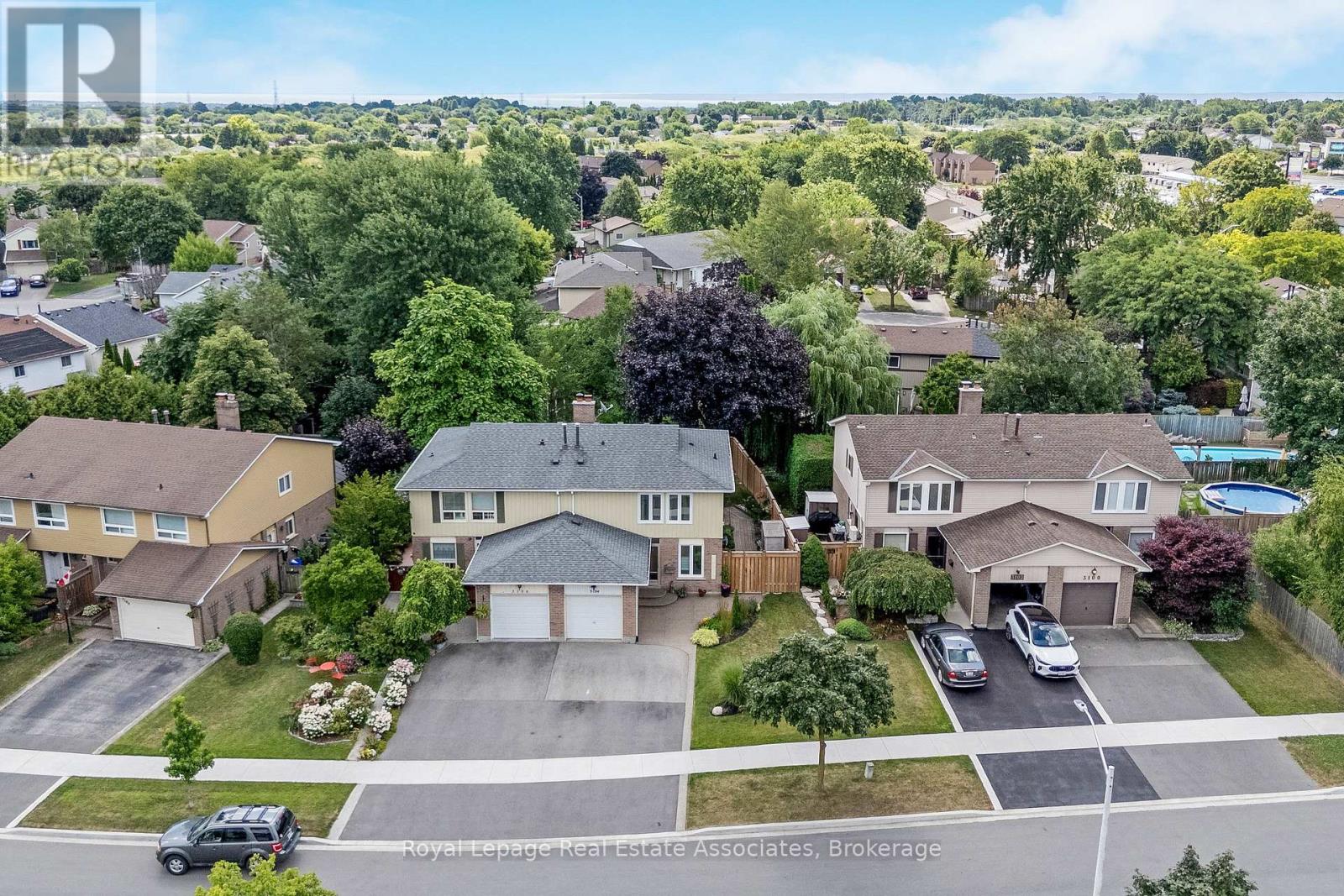 Photo 43 of 3104 Autumn Hill Crescent, Burlington ON