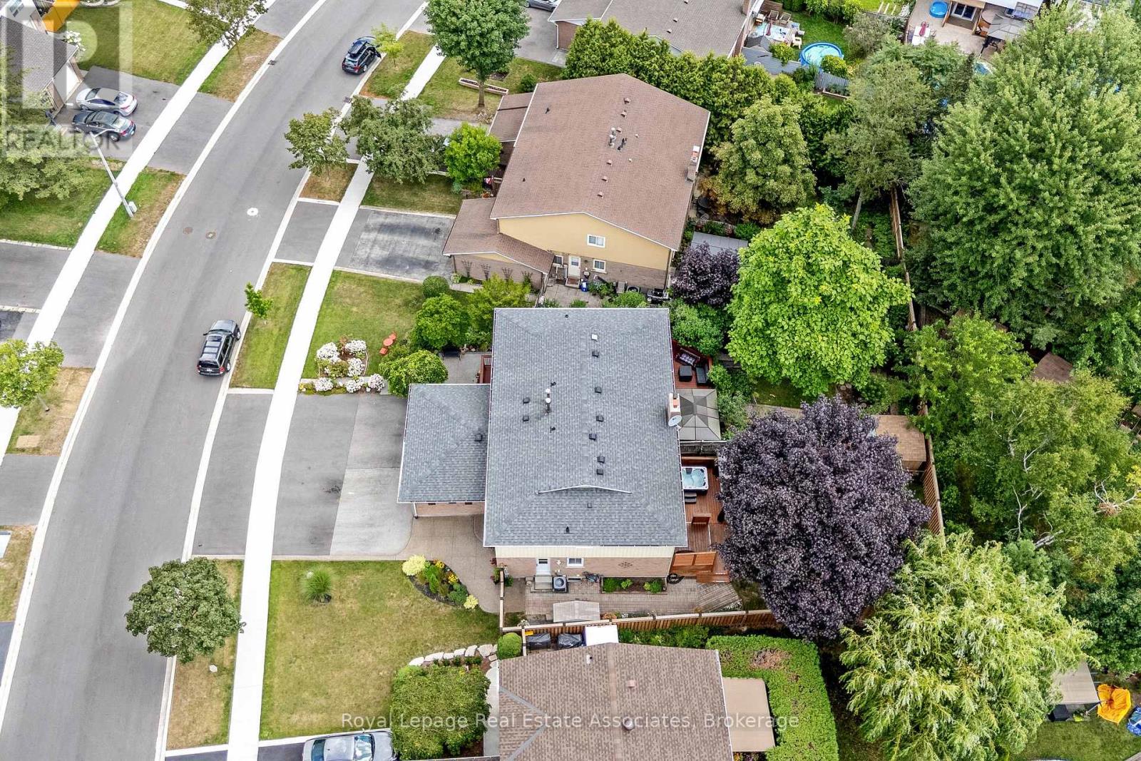 Photo 44 of 3104 Autumn Hill Crescent, Burlington ON