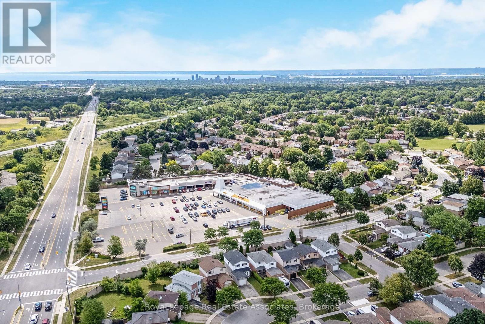 Photo 45 of 3104 Autumn Hill Crescent, Burlington ON