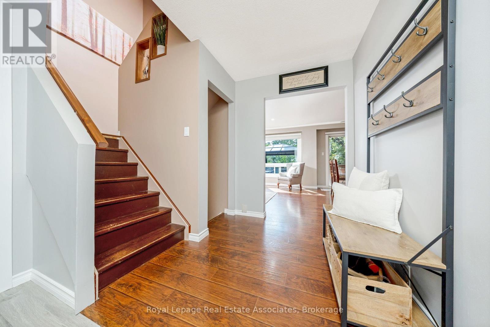 Photo 6 of 3104 Autumn Hill Crescent, Burlington ON