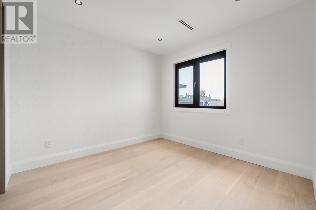 Photo 33 of 11331 No 2 Road, Richmond BC