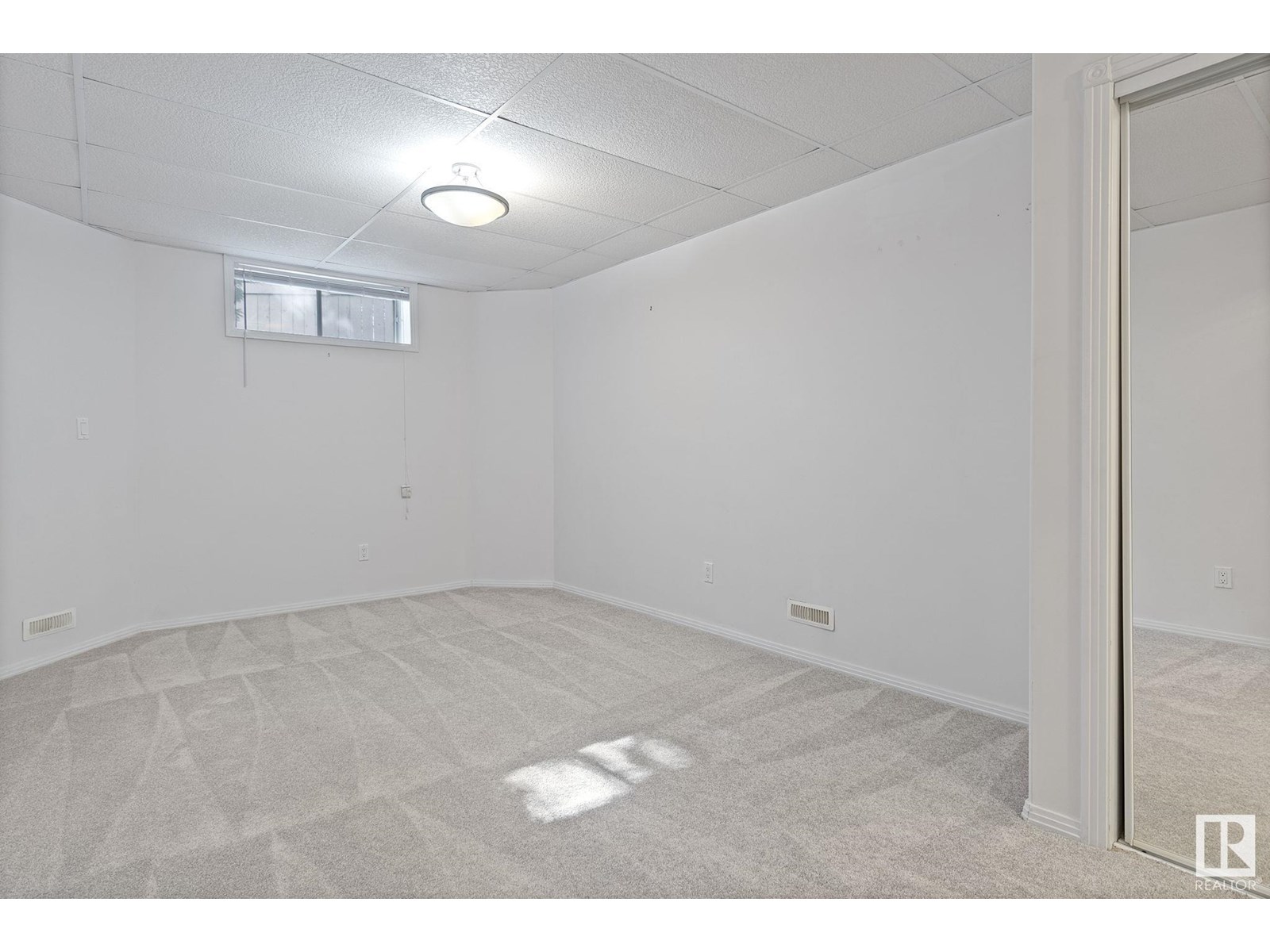 Photo 18 of 3676 30 St Nw, Edmonton AB