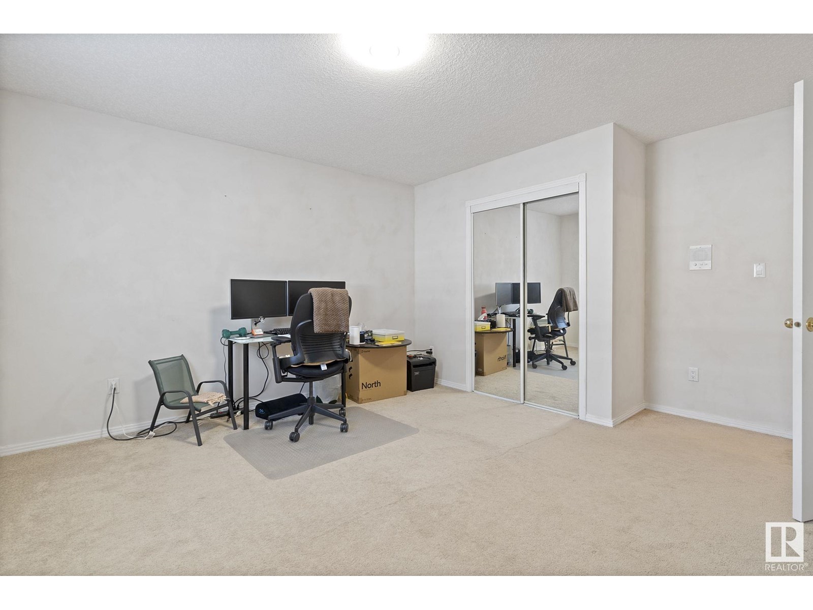 Photo 27 of 3676 30 St Nw, Edmonton AB