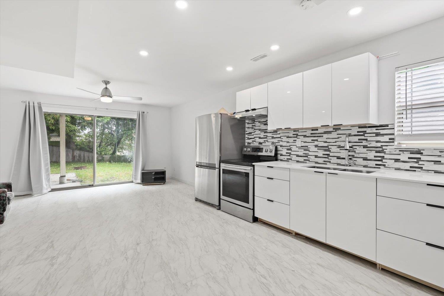 8036 CEDAR STREET, Mission