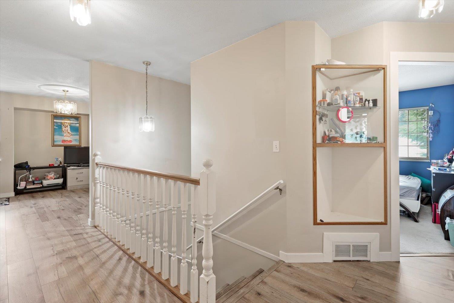 8036 CEDAR STREET, Mission