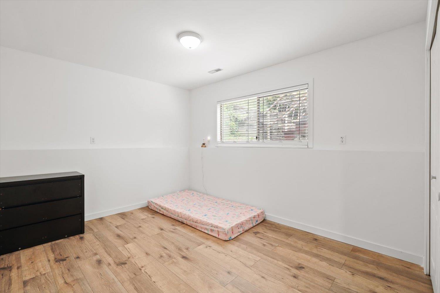 8036 CEDAR STREET, Mission