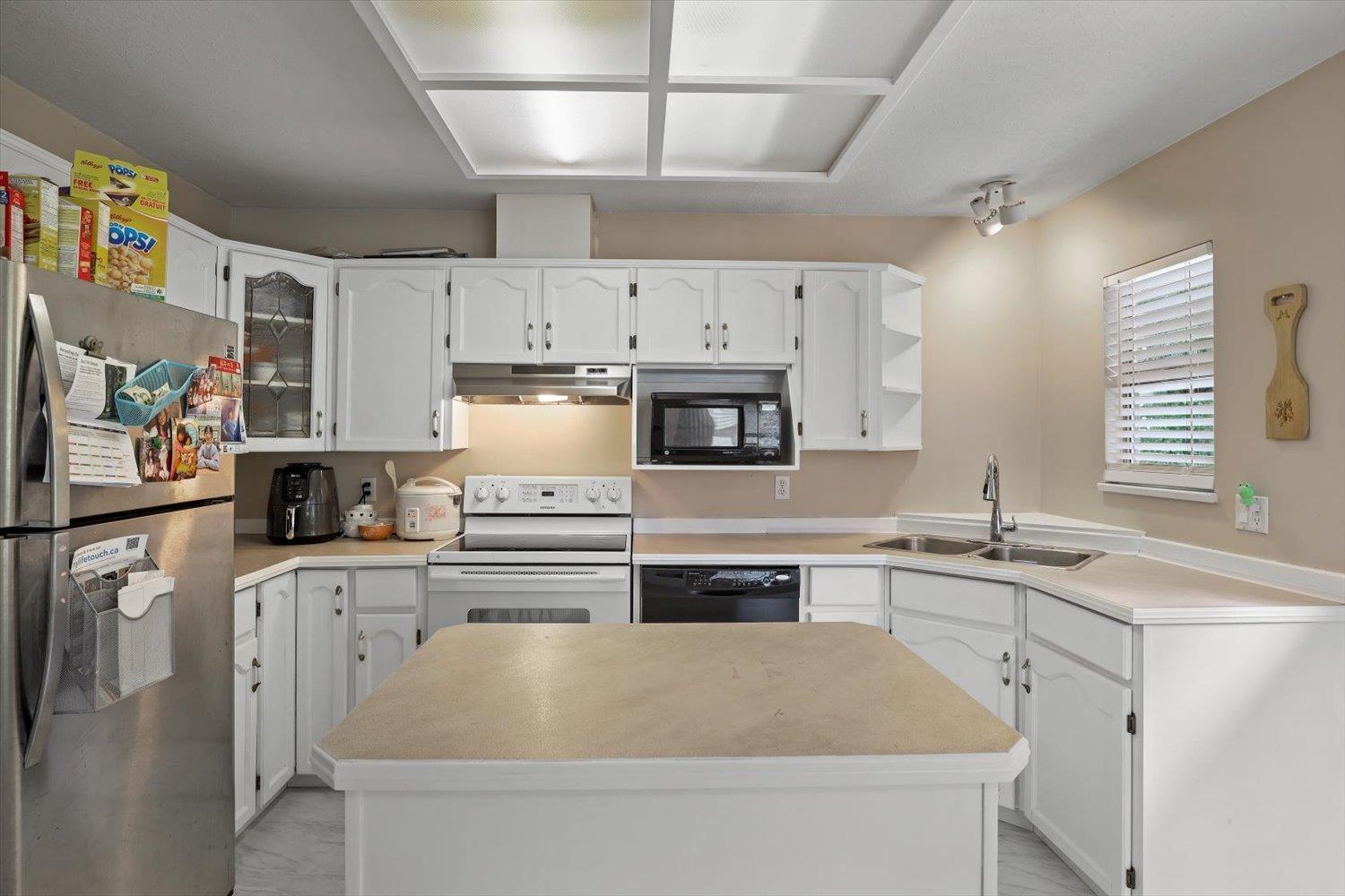 8036 CEDAR STREET, Mission