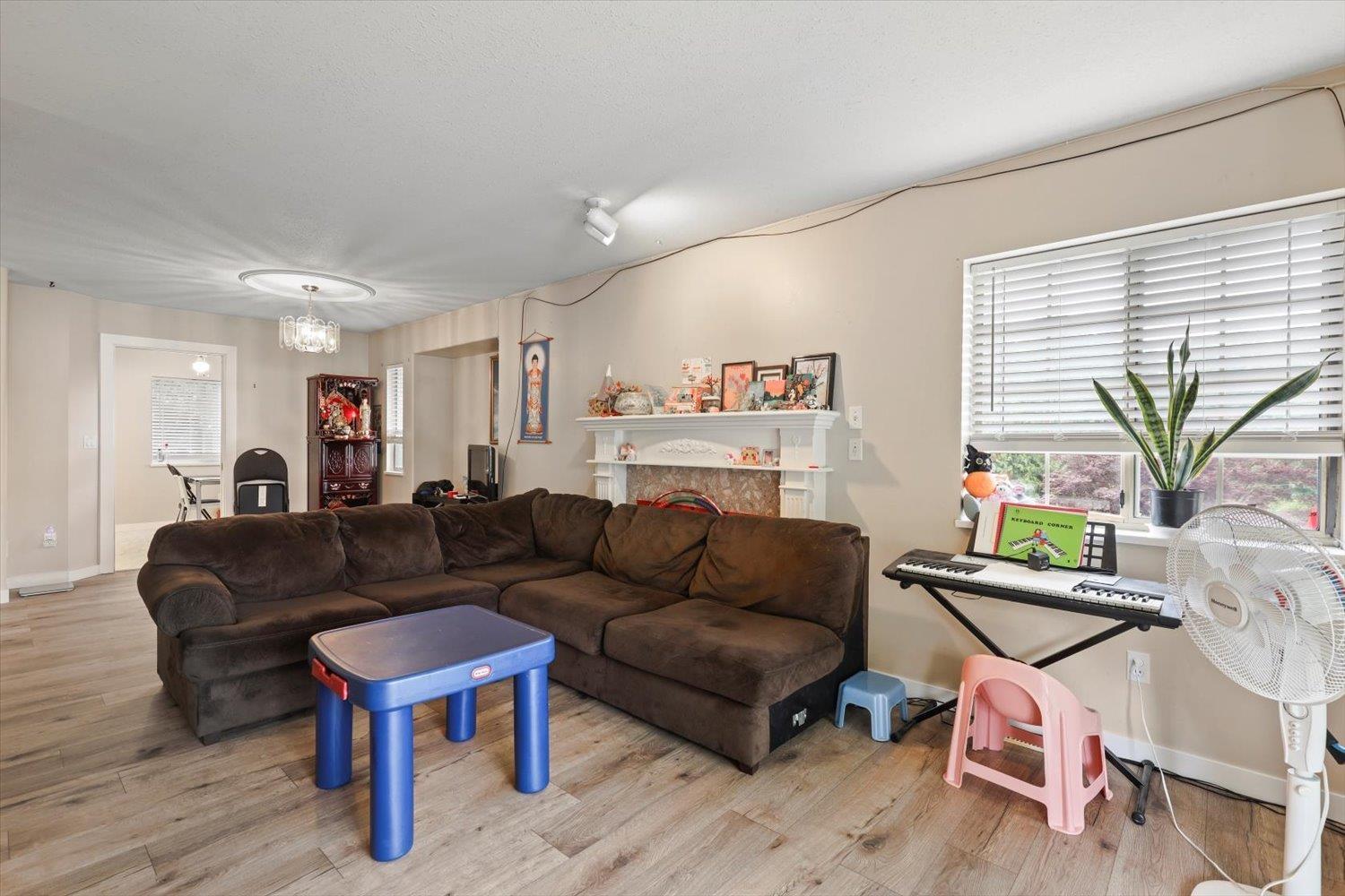 8036 CEDAR STREET, Mission
