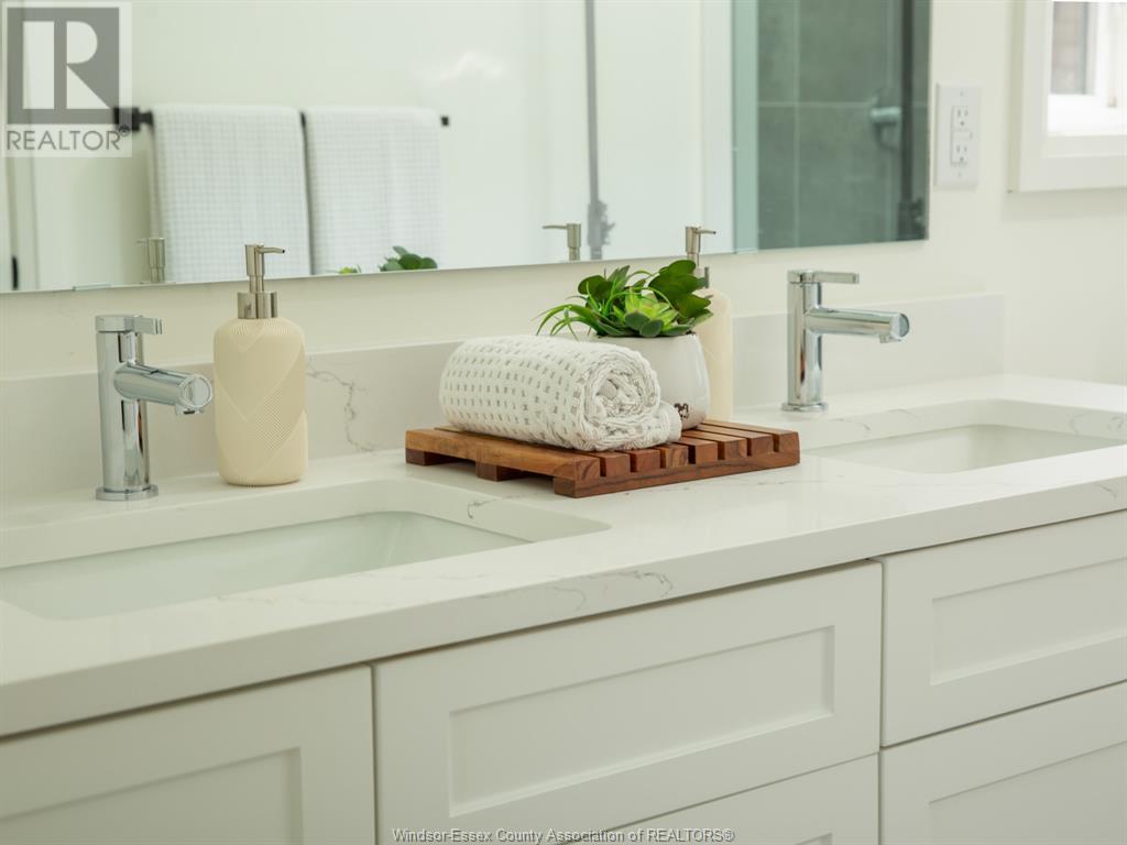 Photo 15 of 69 Callams Bay Crescent, Amherstburg ON