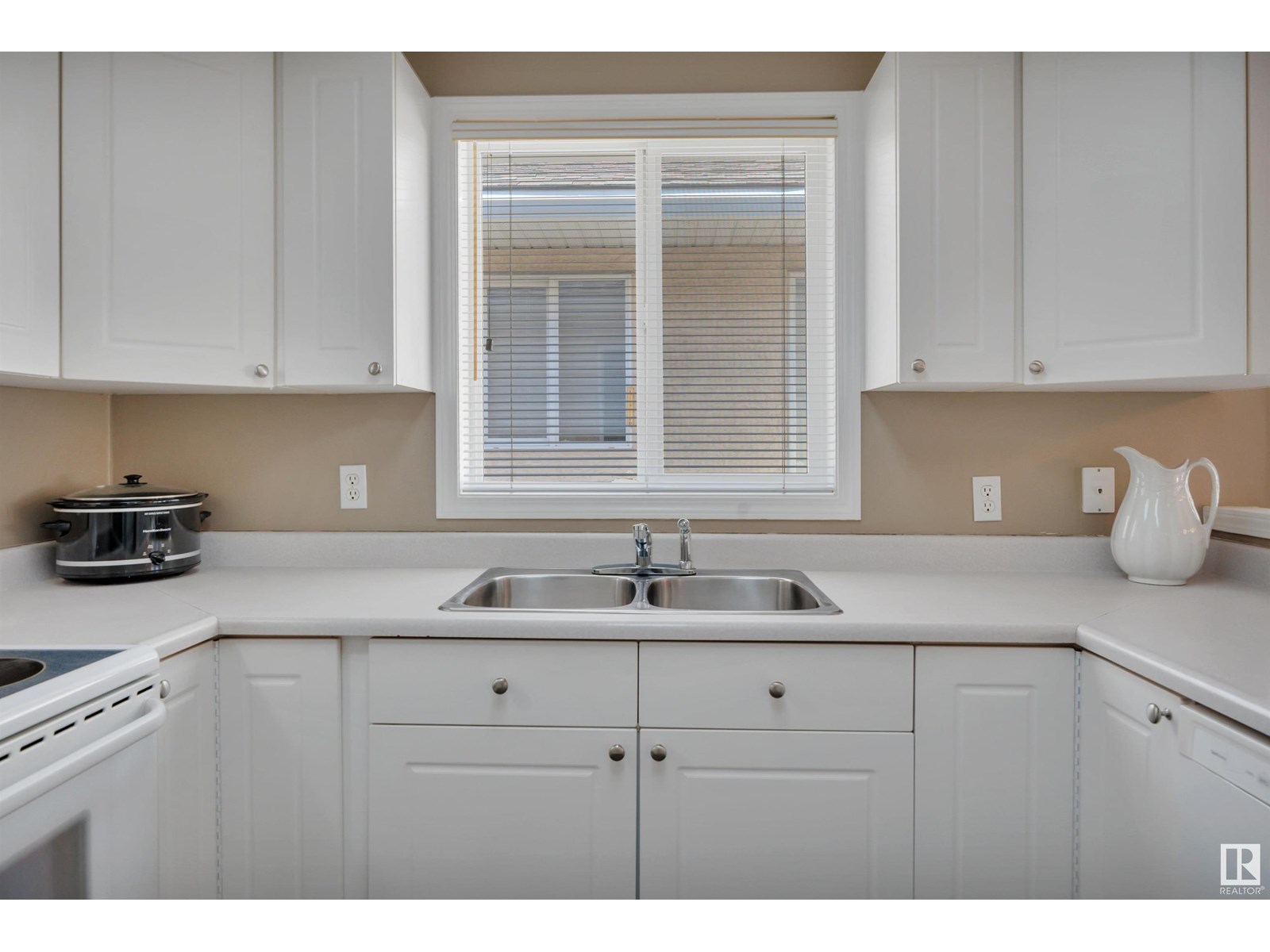 Photo 7 of 43 14428 Miller Bv Nw, Edmonton AB