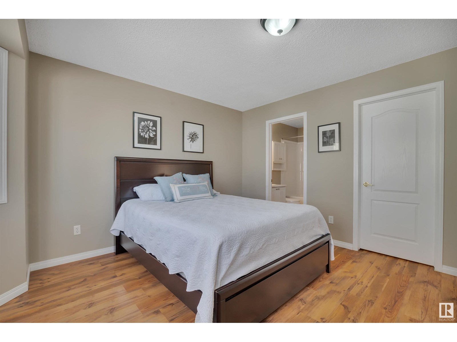 Photo 11 of 43 14428 Miller Bv Nw, Edmonton AB