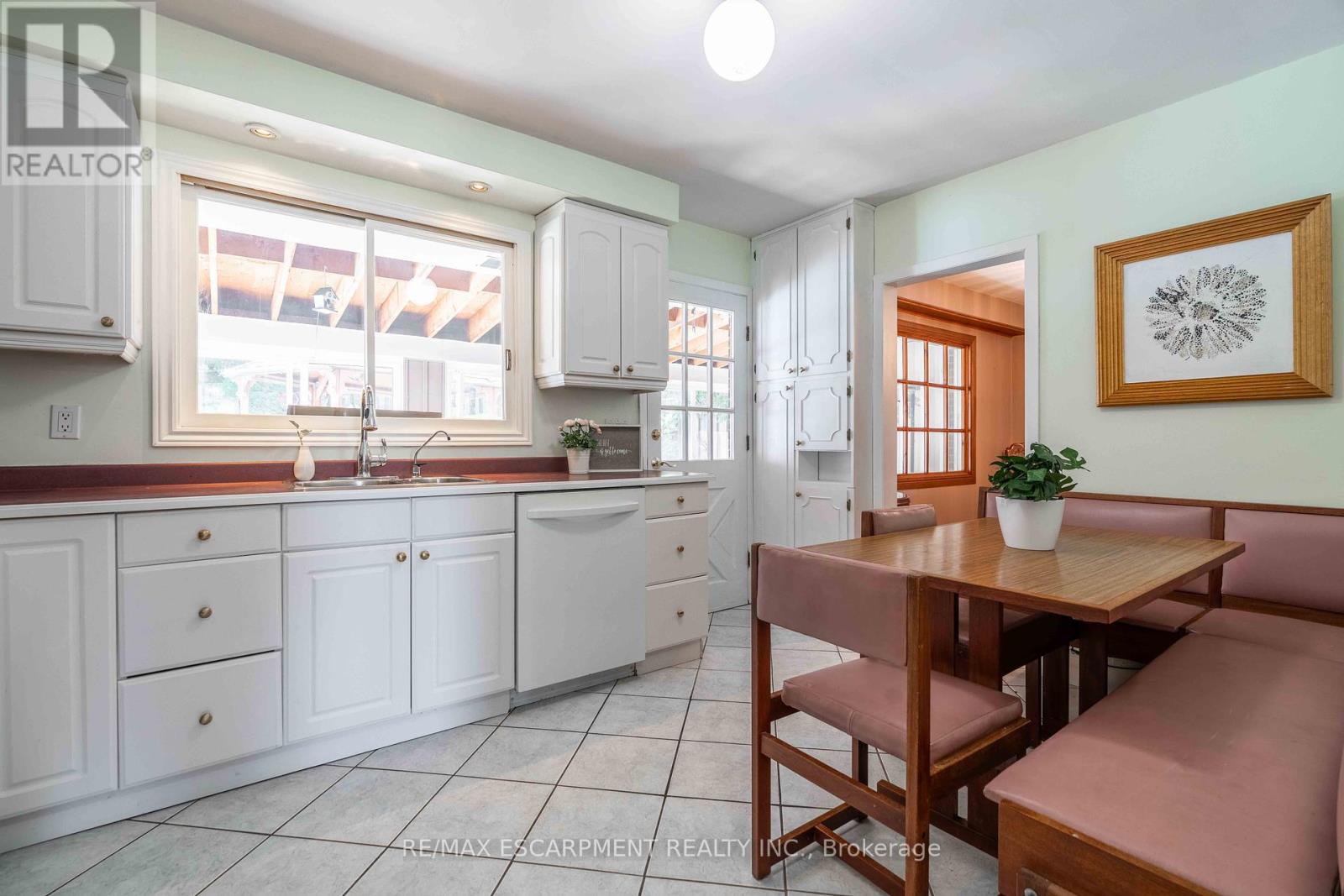 Photo 19 of 179 Buckingham Drive, Hamilton ON