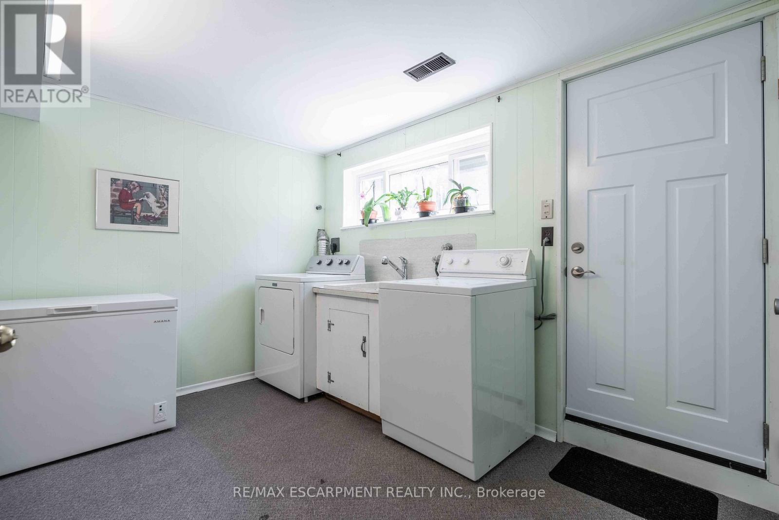 Photo 9 of 179 Buckingham Drive, Hamilton ON