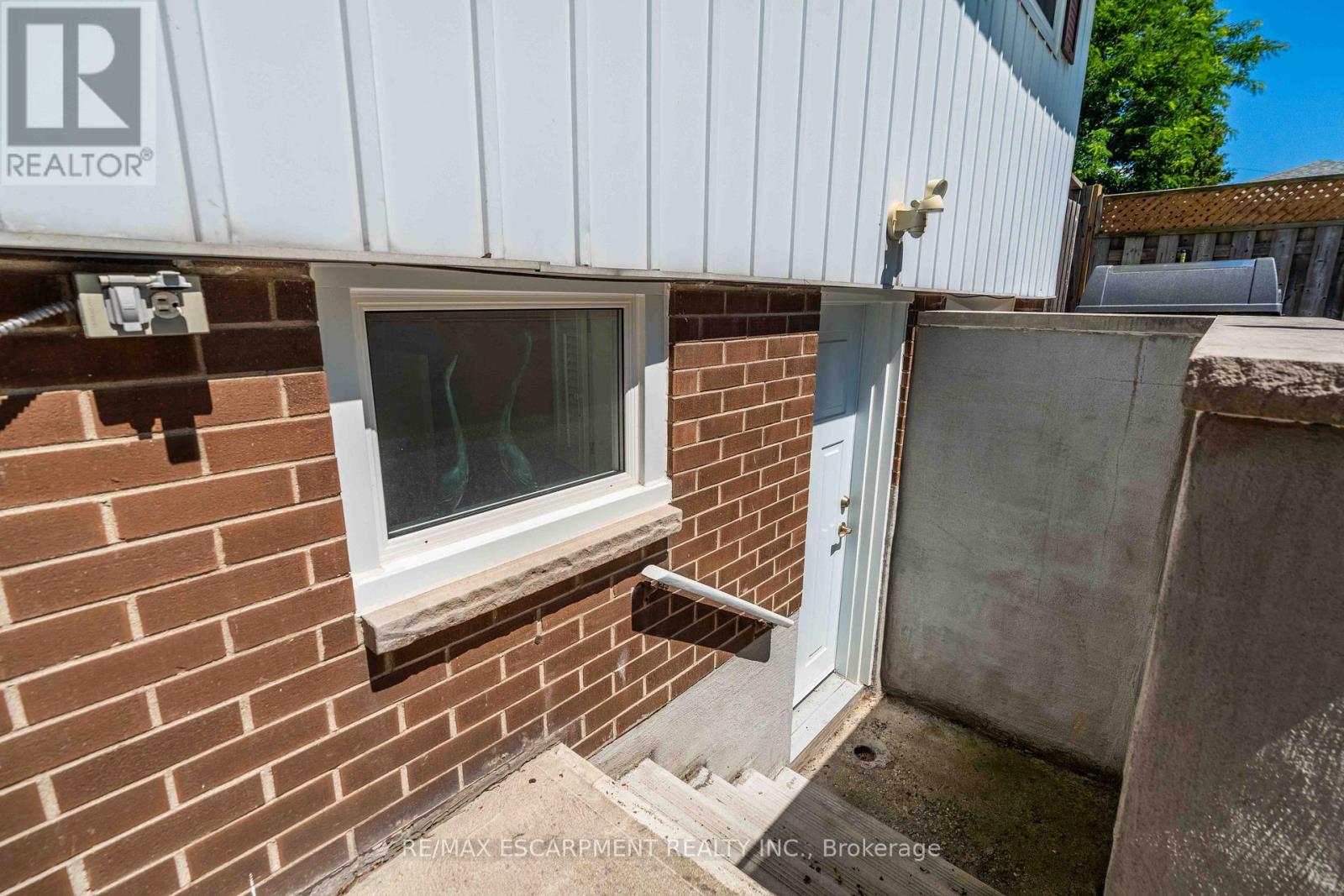 Photo 20 of 179 Buckingham Drive, Hamilton ON