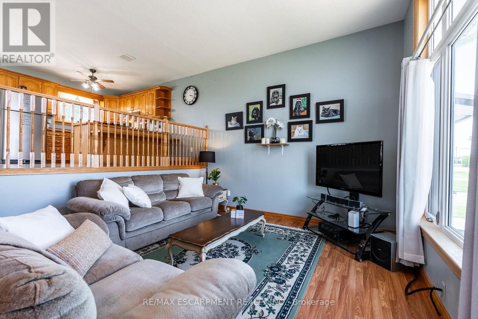 Photo 2 of 180 King Street E, Haldimand ON