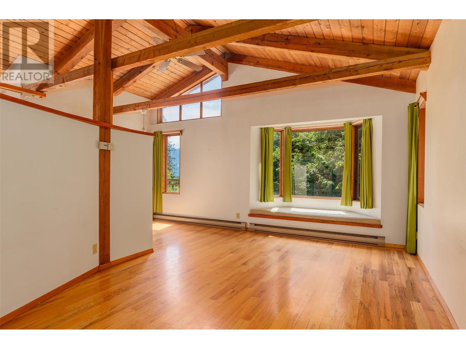 1116 C Avenue, Kaslo