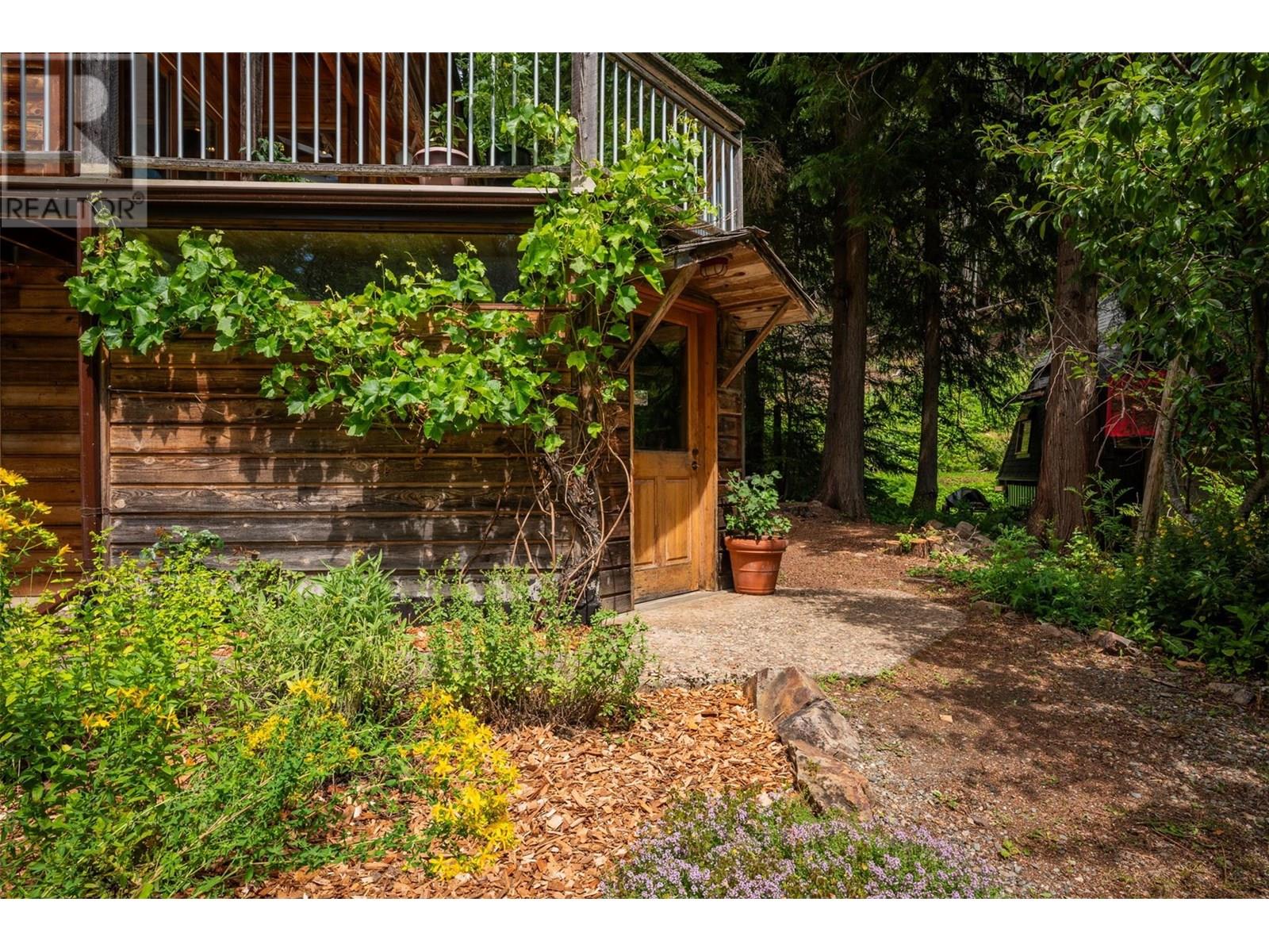 1116 C Avenue, Kaslo