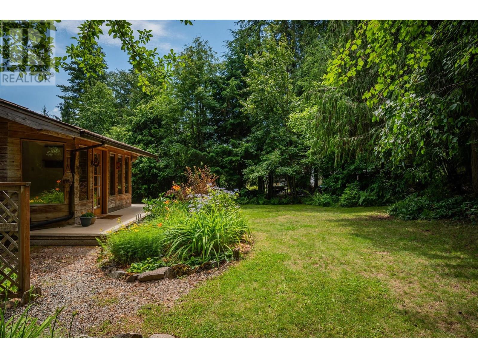 1116 C Avenue, Kaslo