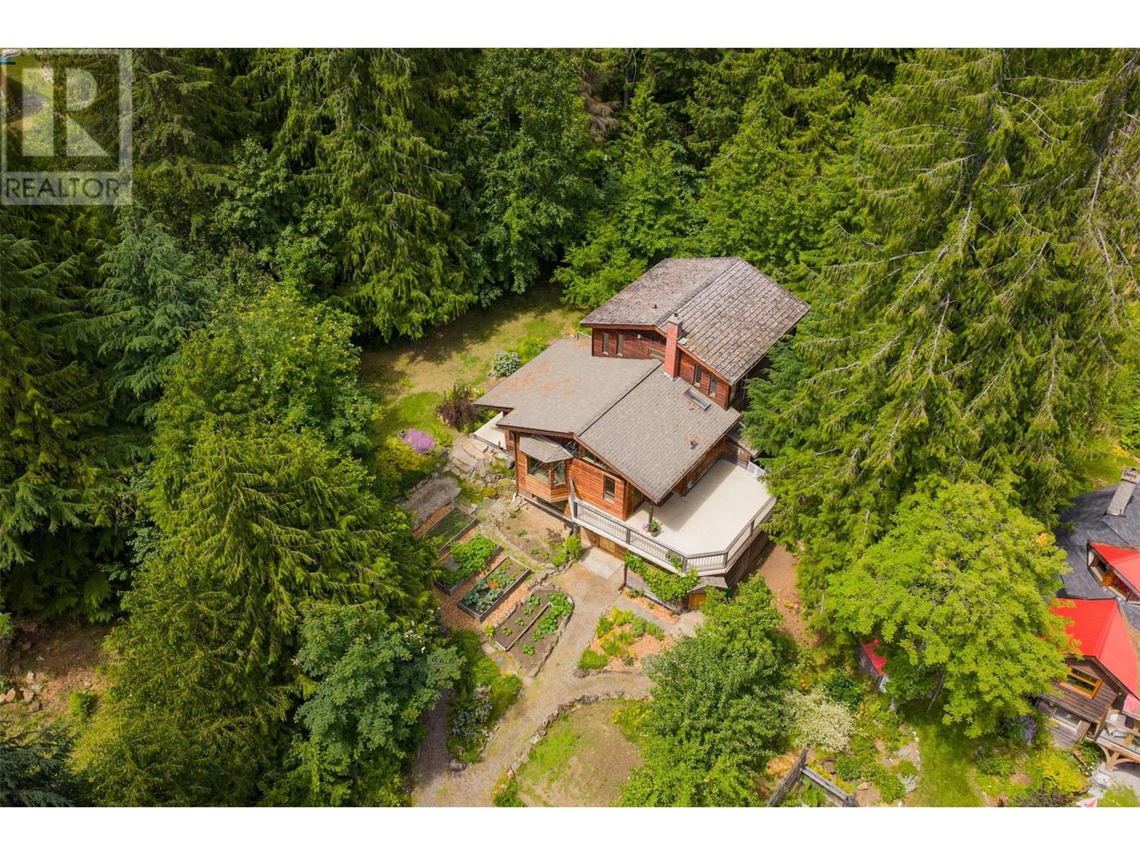 1116 C Avenue, Kaslo