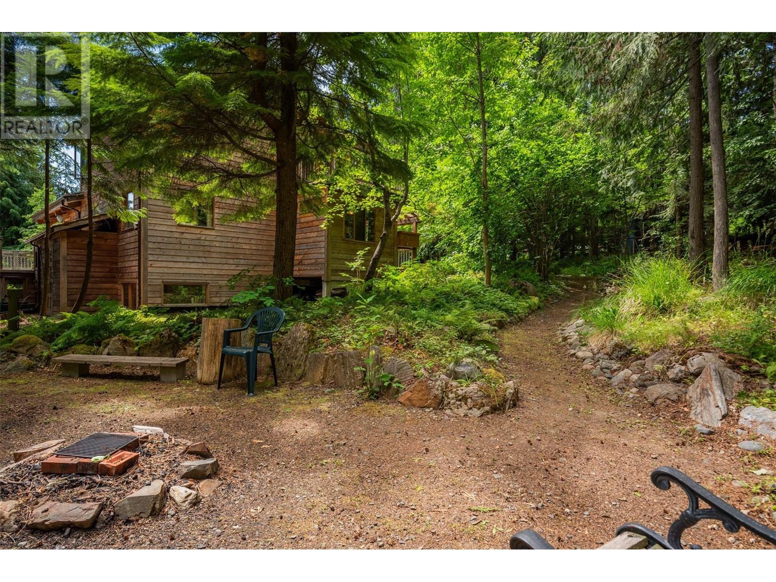 1116 C Avenue, Kaslo