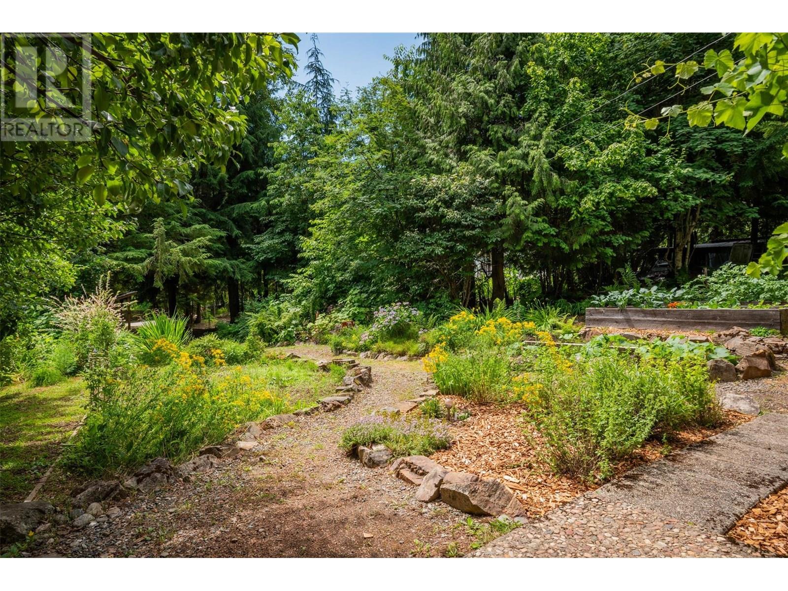 1116 C Avenue, Kaslo