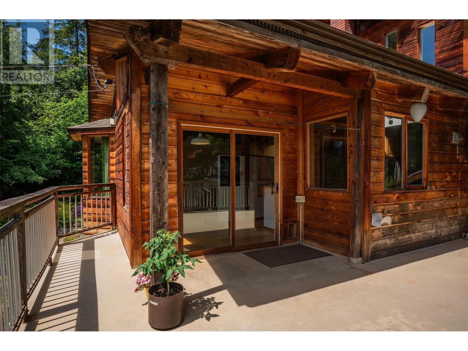 1116 C Avenue, Kaslo