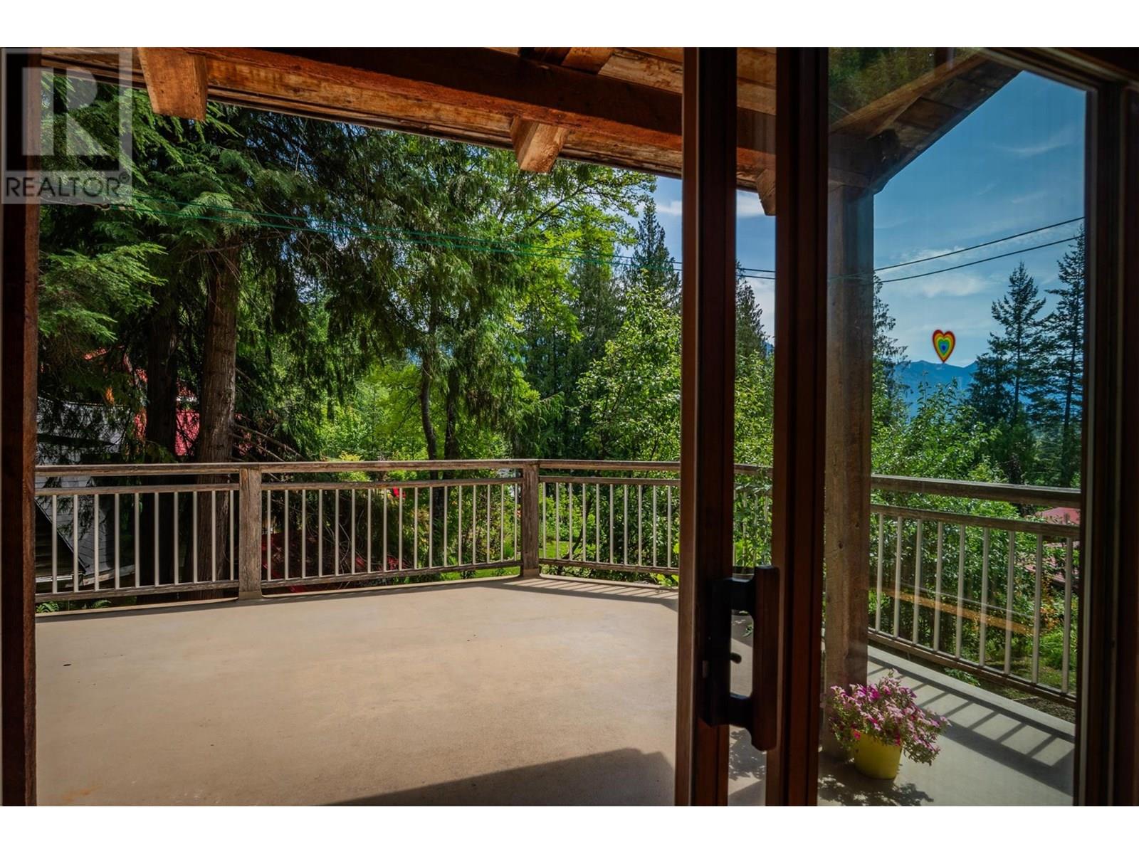 1116 C Avenue, Kaslo