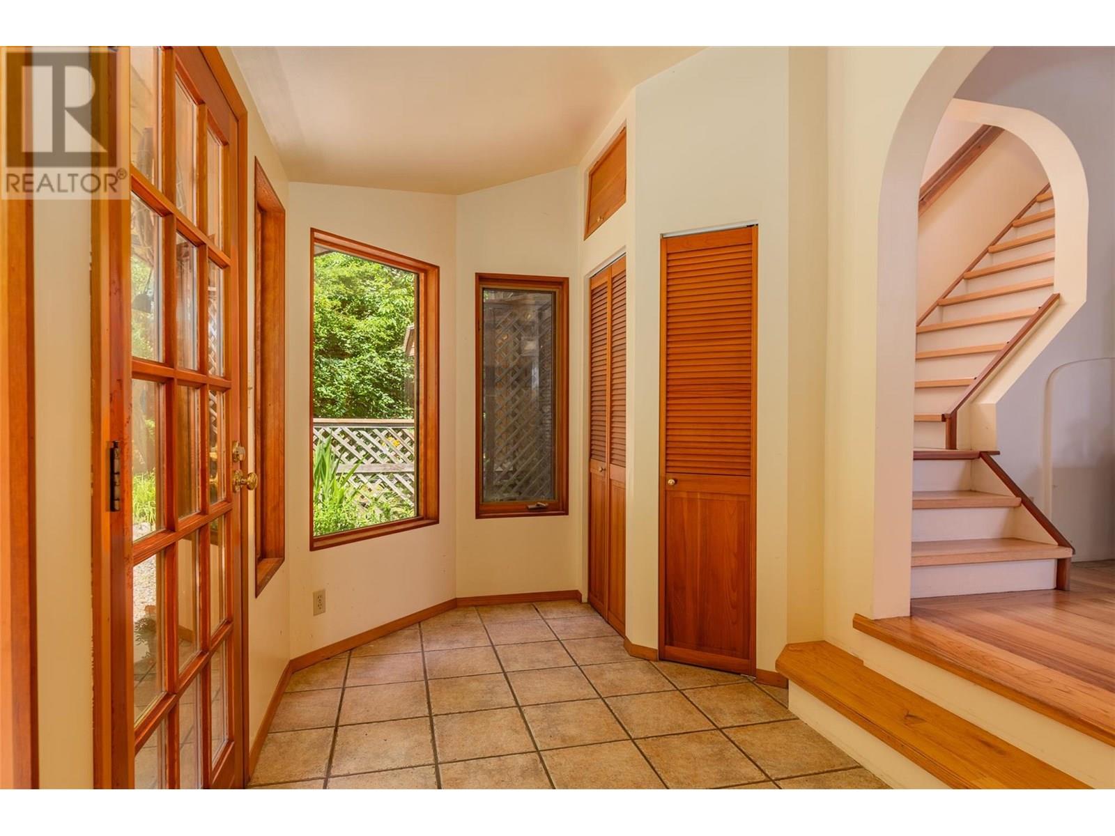 1116 C Avenue, Kaslo