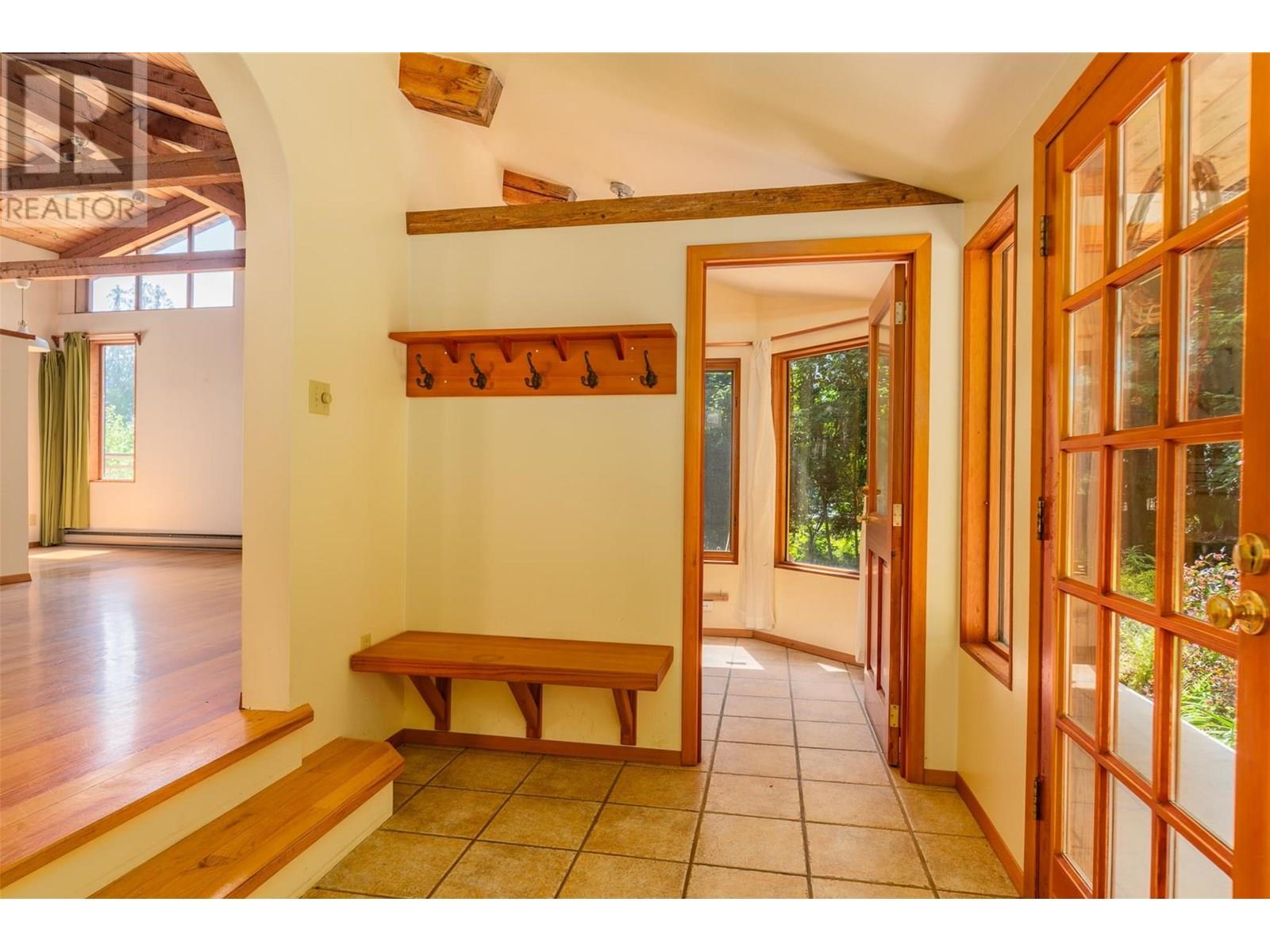 1116 C Avenue, Kaslo