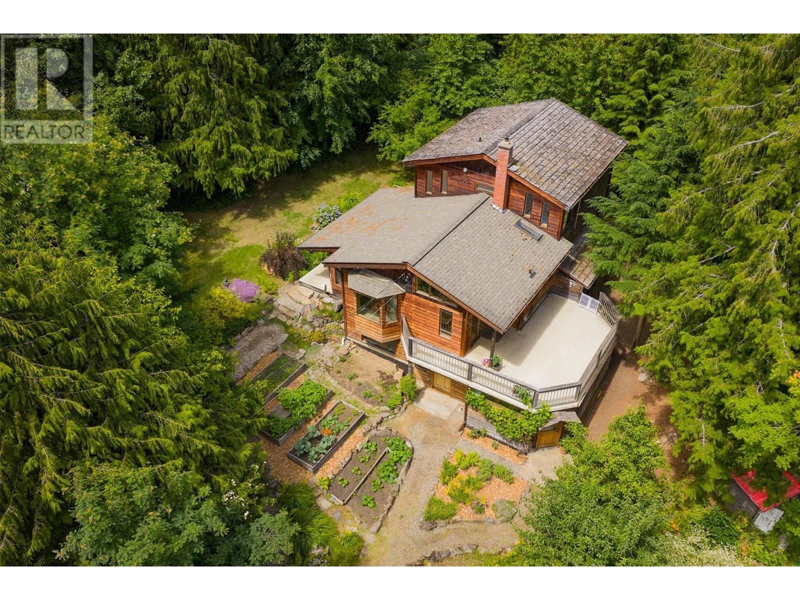 1116 C Avenue, Kaslo